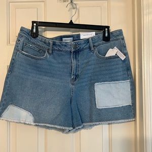 NWT Westbound Woman " The vintage frayed high rise short length”  Denim Sz 18
